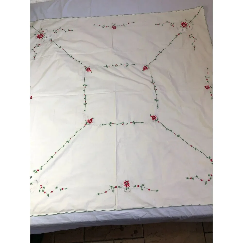 Vtg 70s Christmas Poinsettia Cutwork Tablecloth 48